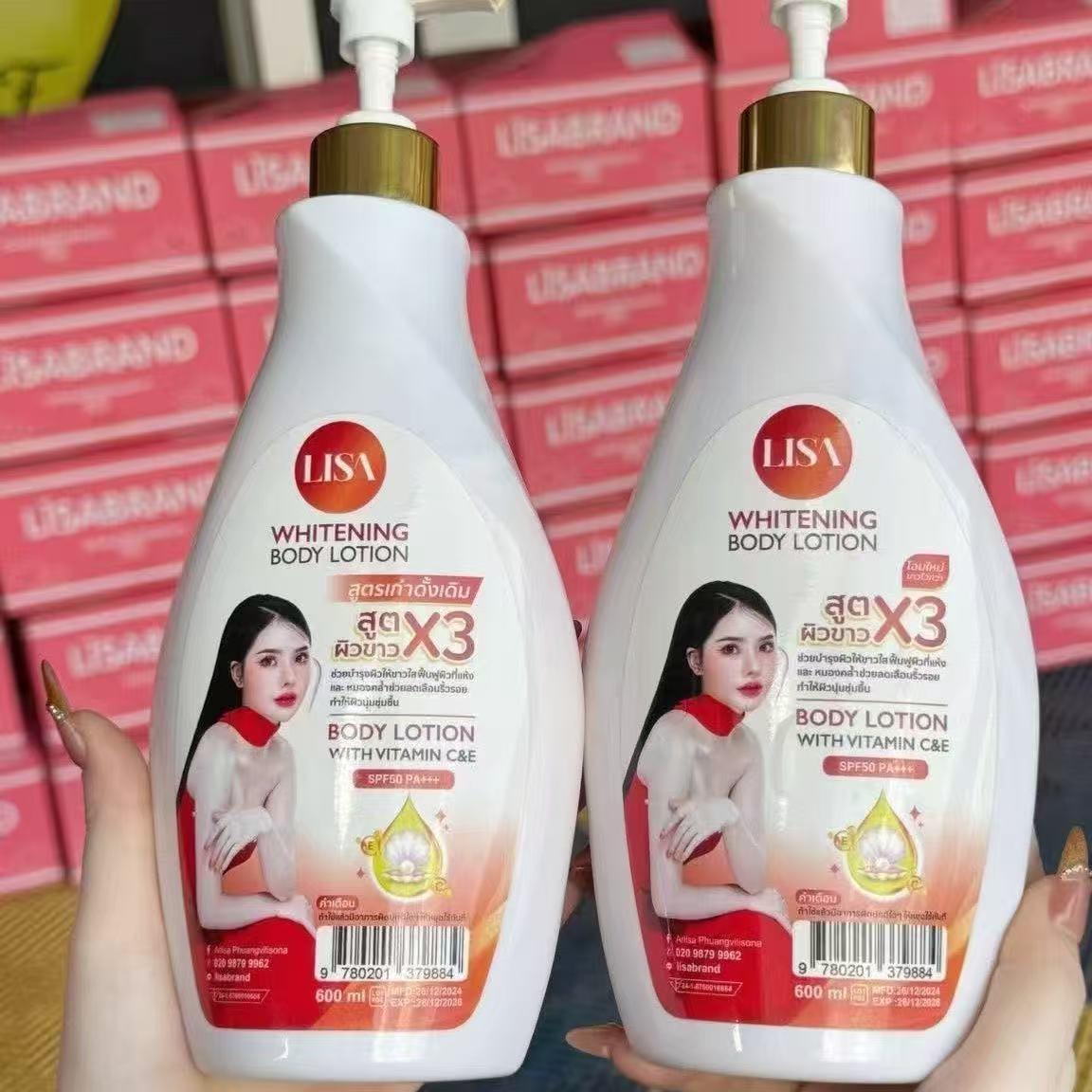 タイのセレブリティ、リサの美白美容液120mlと美白ボディロ - Alpha Arbutin Serum のレビューと価格